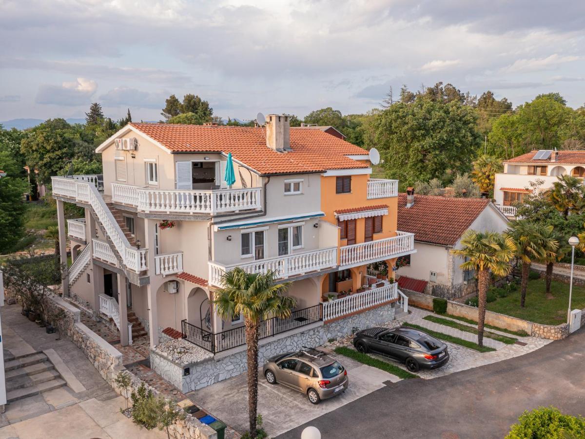 Apartments Dino Malinska Ngoại thất bức ảnh