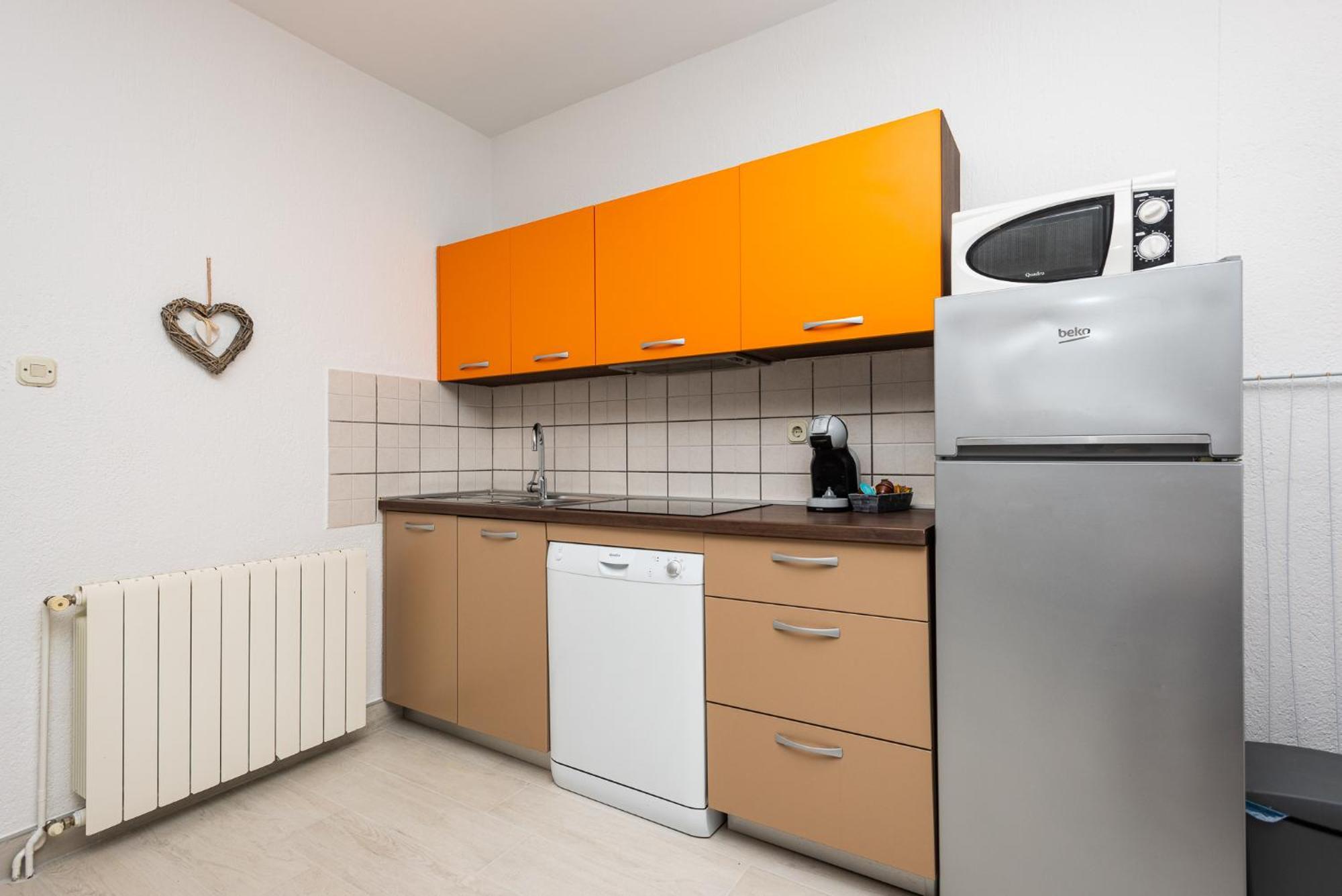 Apartments Dino Malinska Ngoại thất bức ảnh