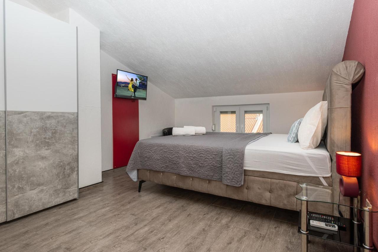 Apartments Dino Malinska Ngoại thất bức ảnh