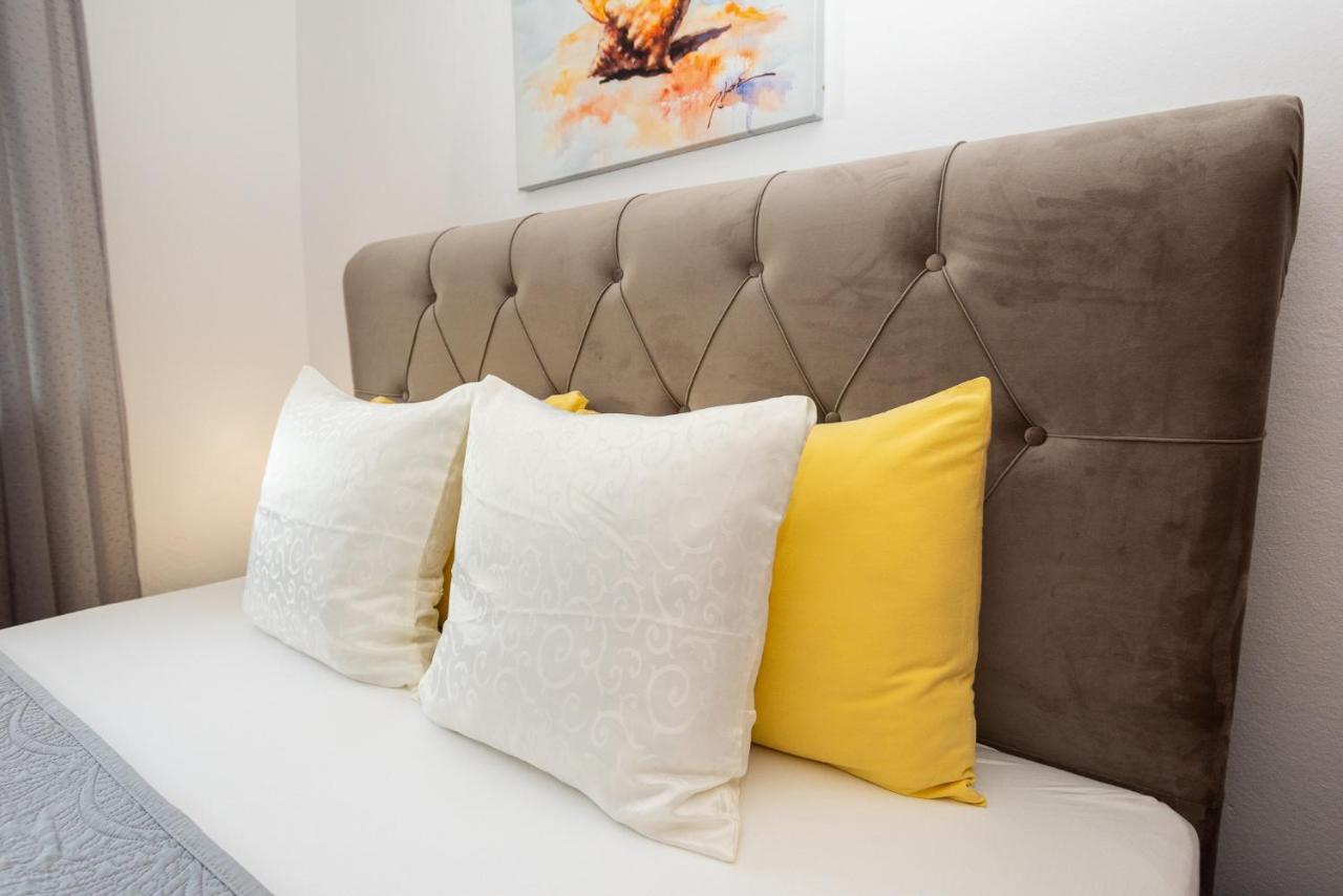 Apartments Dino Malinska Ngoại thất bức ảnh
