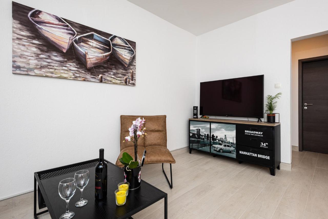 Apartments Dino Malinska Ngoại thất bức ảnh